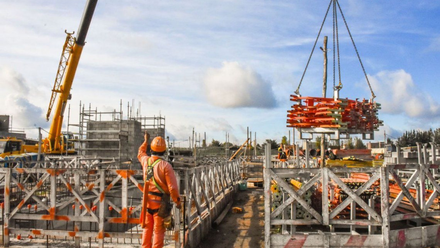 A contramano del resto de la industria la construcción cae 2,9% en mayo